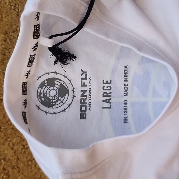 Born Fly Men's T-shirt Size Large NWT - Picture 6 of 12